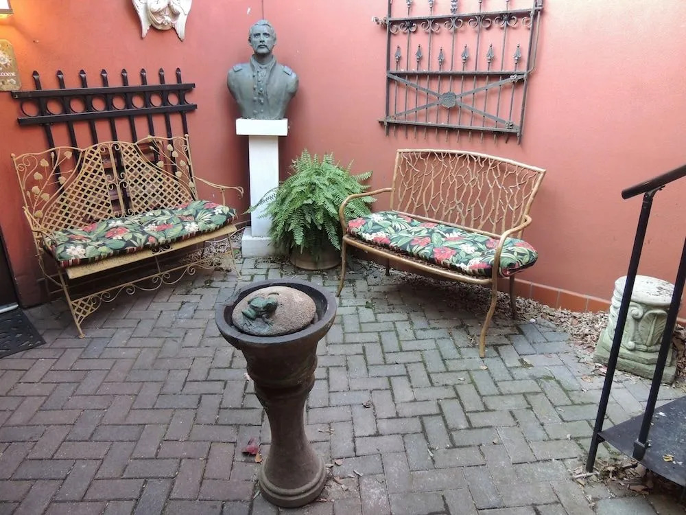 Historic Farnsworth House Inn