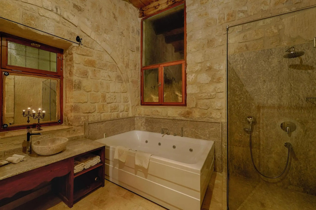 Taru Cave Suites