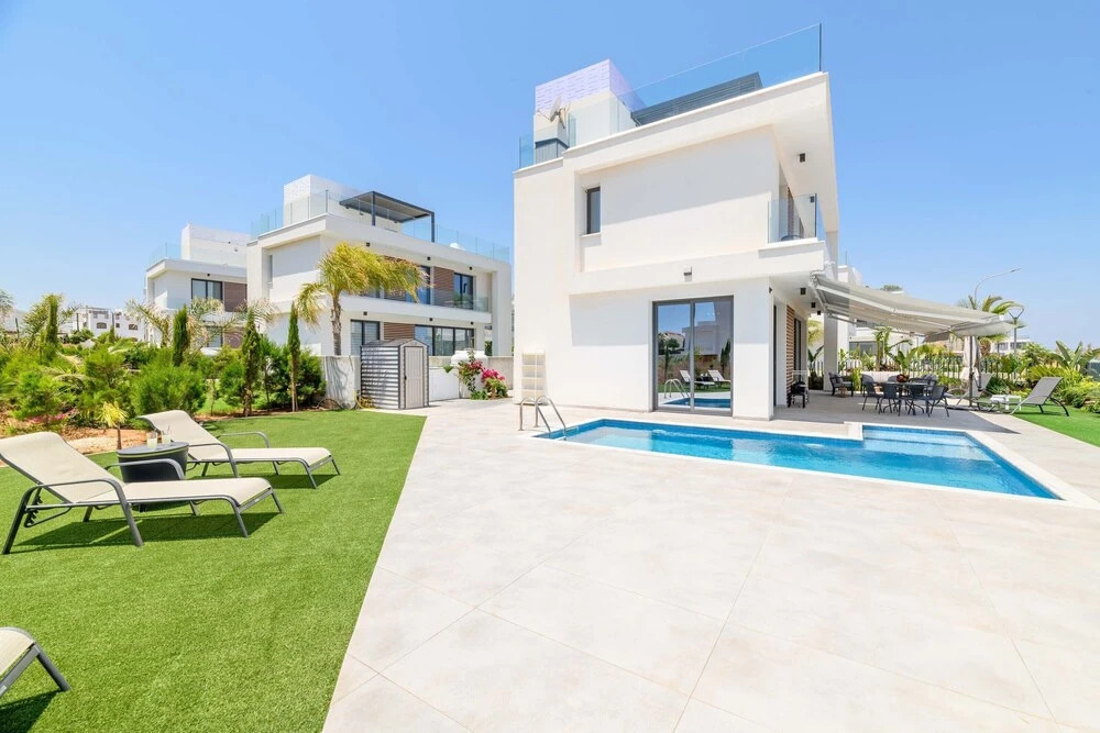 By The Beach Nova Seaview Villa