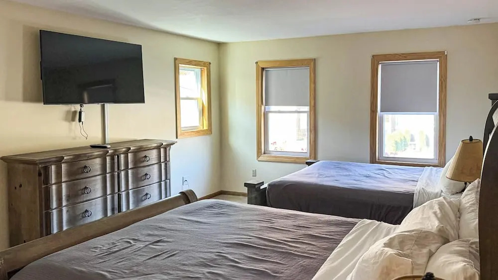Studio 6 Lake George, NY - Adirondacks