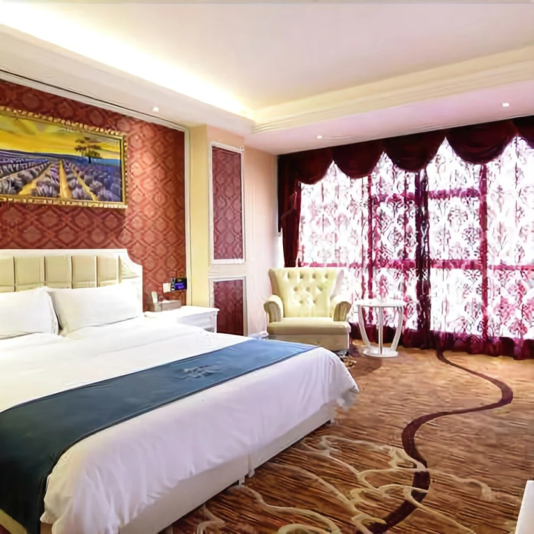 Yiju Hotel (Daming Palace West Subway Station)