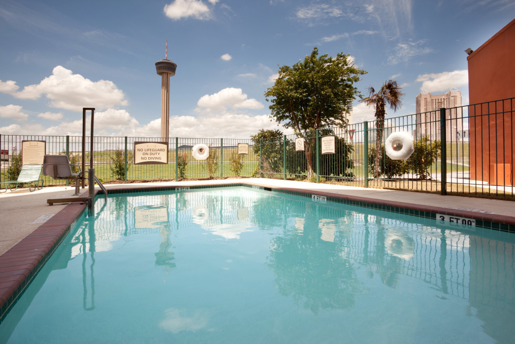 Staybridge Suites San Antonio Downtown Convention Center by IHG