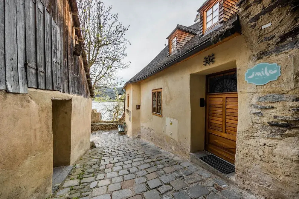 Winzer Penthouse Donaublick mit Dachterrasse im Malerwinkel von D Rnstein