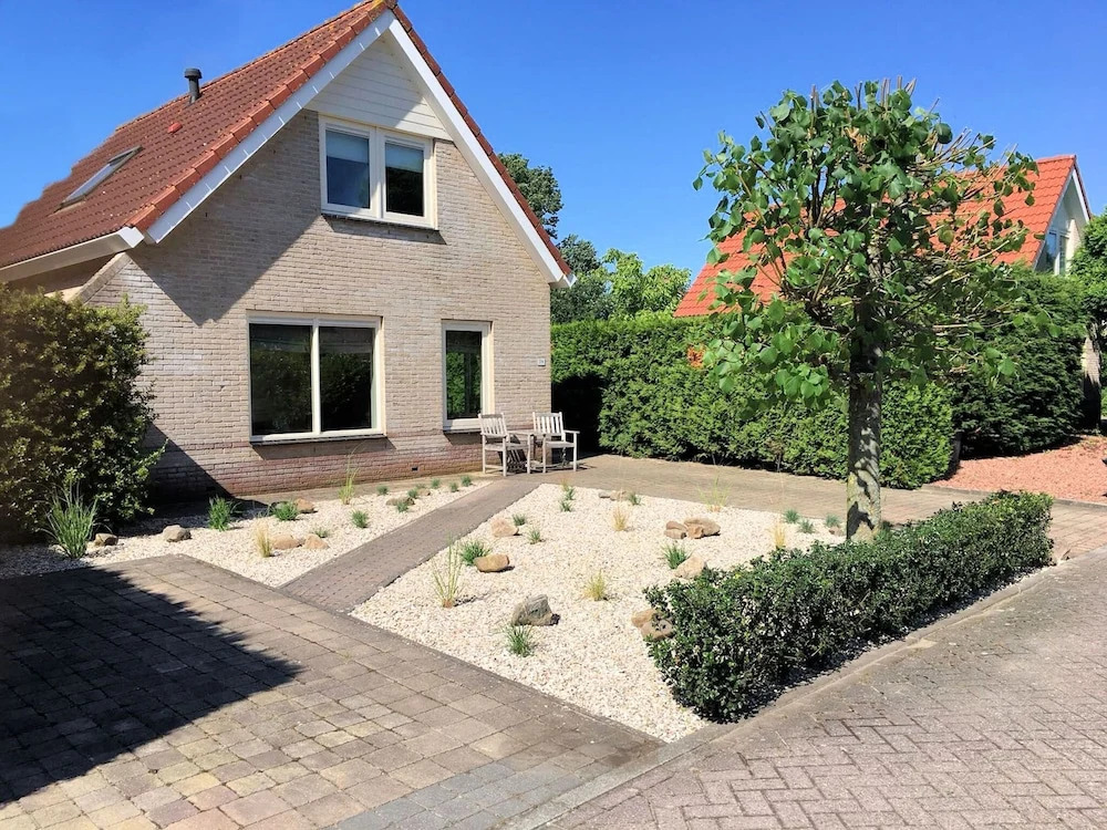 Comfy Holiday Home in Noordwijkerhout near Beach