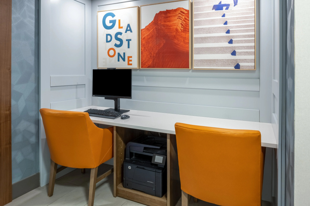 Holiday Inn Express Portland SE - Clackamas Area by IHG