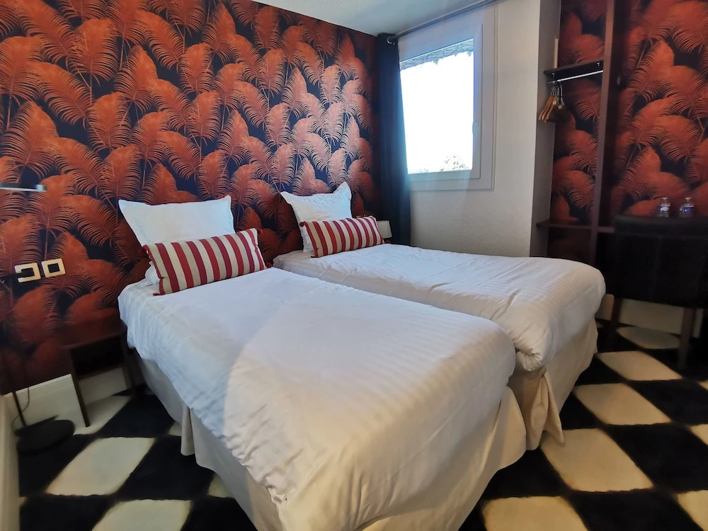 Отель Hôtel Mercator