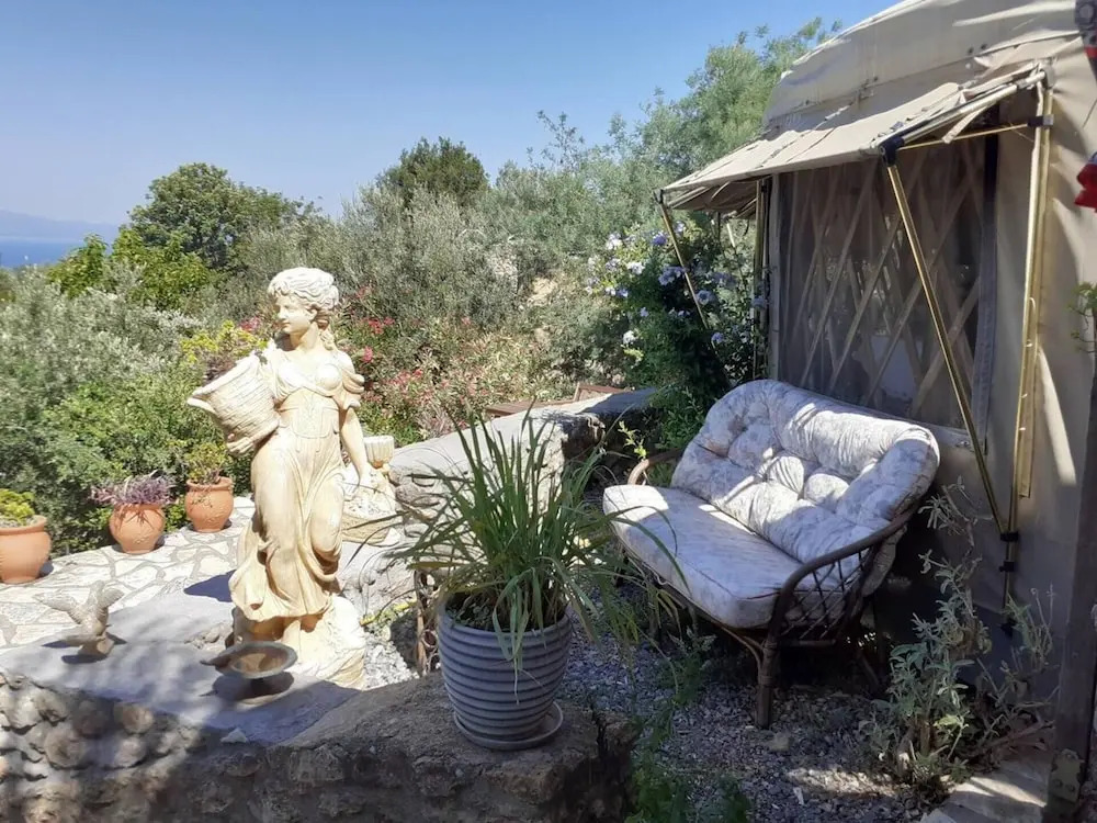 1-bed Yurt in Megali Mantinia With Sea Views!
