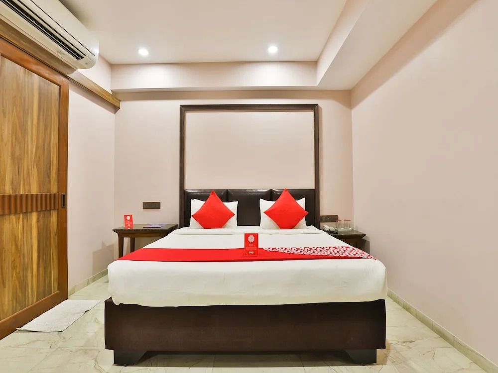OYO 13420 Hotel Adendip Inn