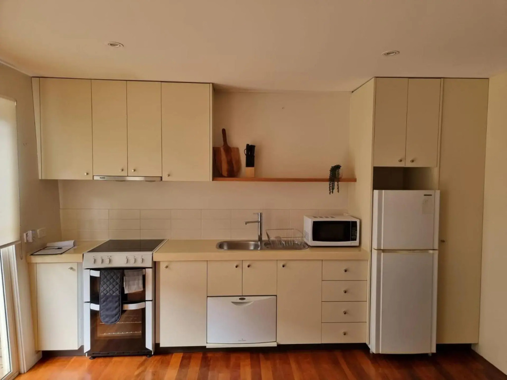 BEATONS BEACH FRONT STUDIO - Inverloch