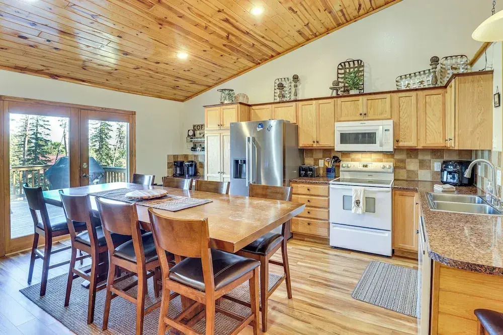 Lead Home in the Mountains w/ Hot Tub + Views!