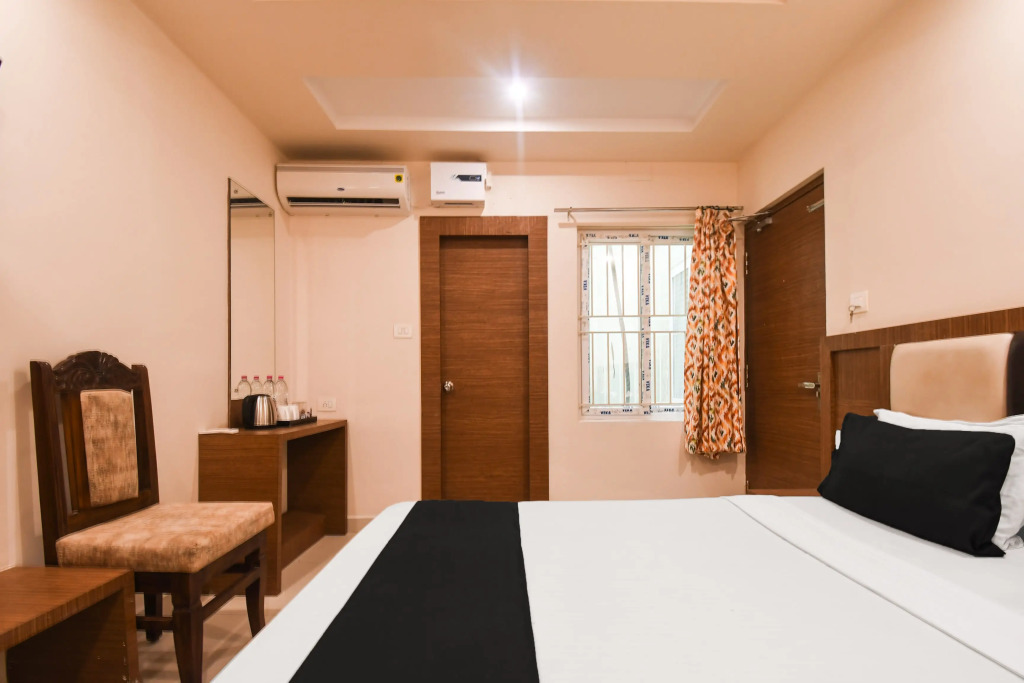 Capital O 86823 Hotel Subhadarsan