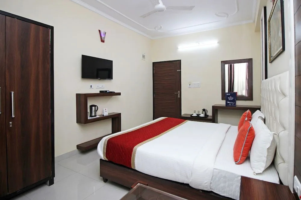 OYO 9424 Hotel Eden