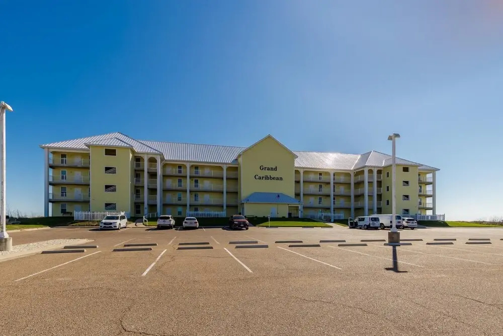 Caribbean Bliss - 3BR Condo Steps From Beach
