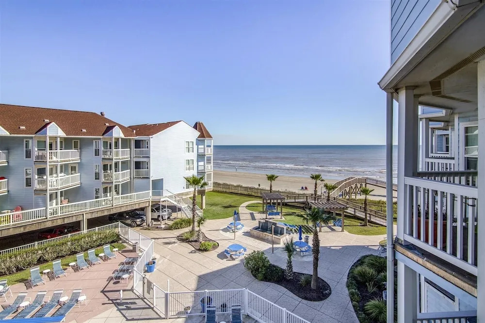 Seascape 1314 1 Bedroom Condo by RedAwning