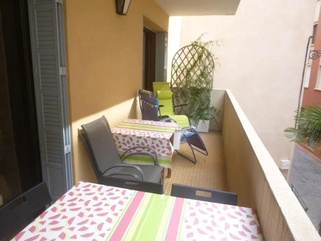 SANARY - Zone piétonne - GARAGE - CLIM - 2 chambres 4 à 6 personnes - WIFI