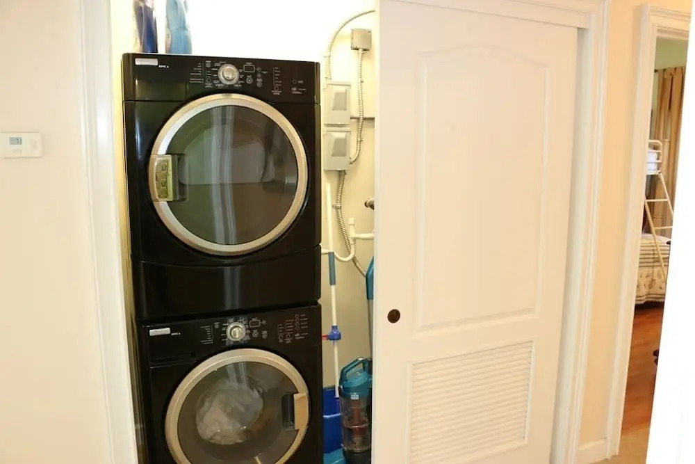 Indies 608 Condo