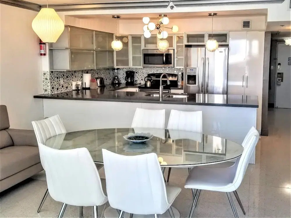 Alexander 604 3 Bedroom Apts by RedAwning