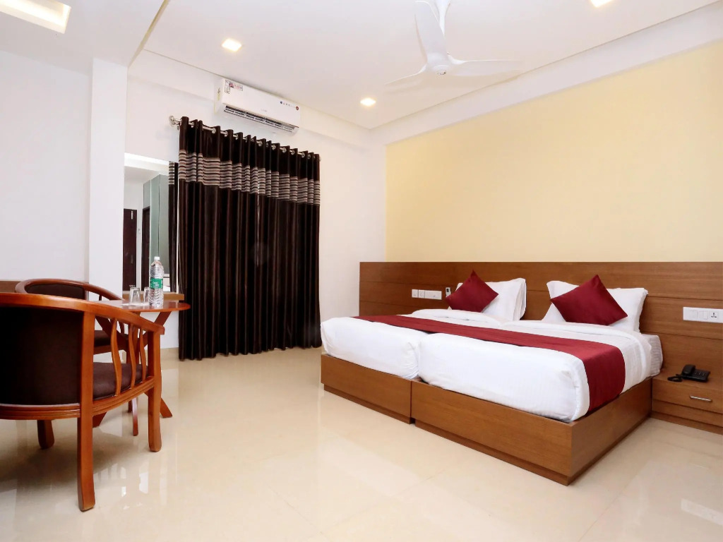 OYO 10547 Hotel Ayodhya Residency