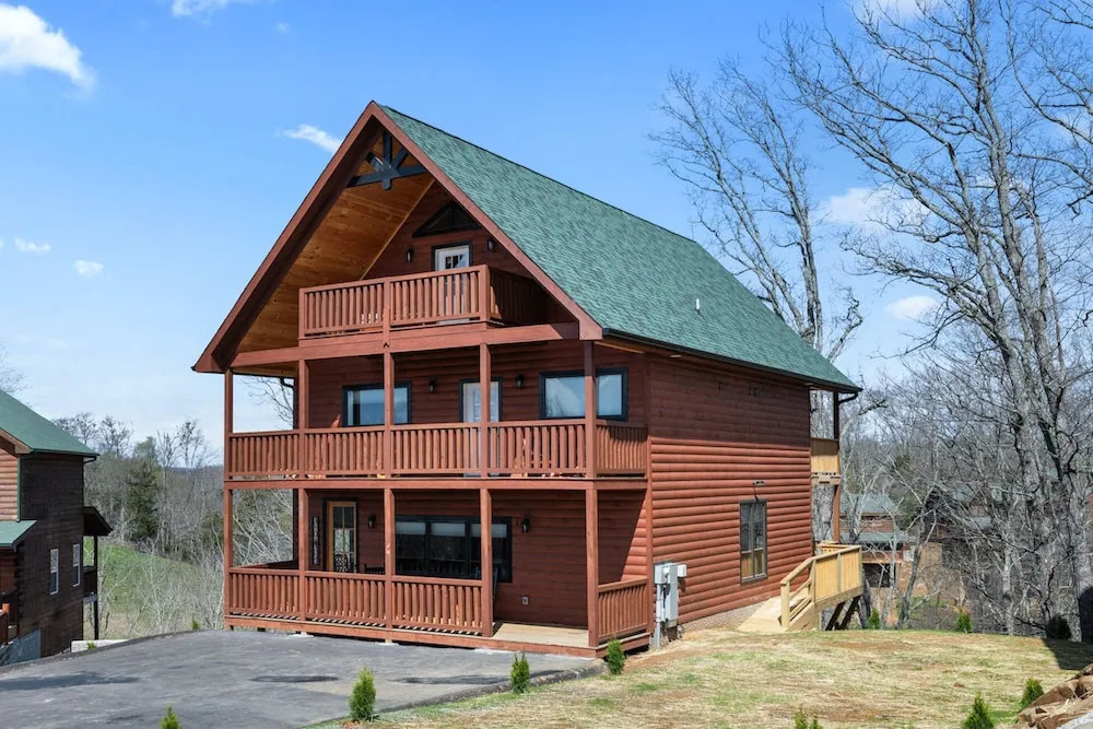 Mountain Retreat w/ Hot Tub & Games! Sleeps 10!