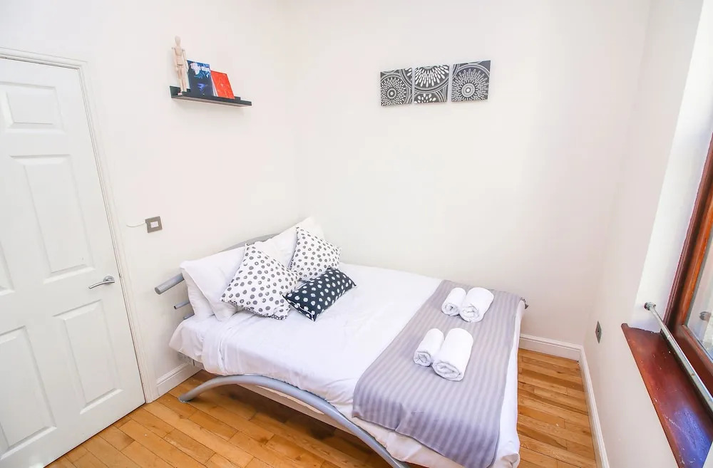 Studio Flat near Liverpool st & Shoreditch London