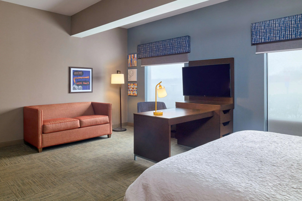 Hampton Inn & Suites Providence / Smithfield