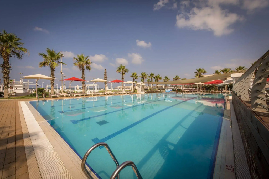 Rimonim Palm Beach Acre