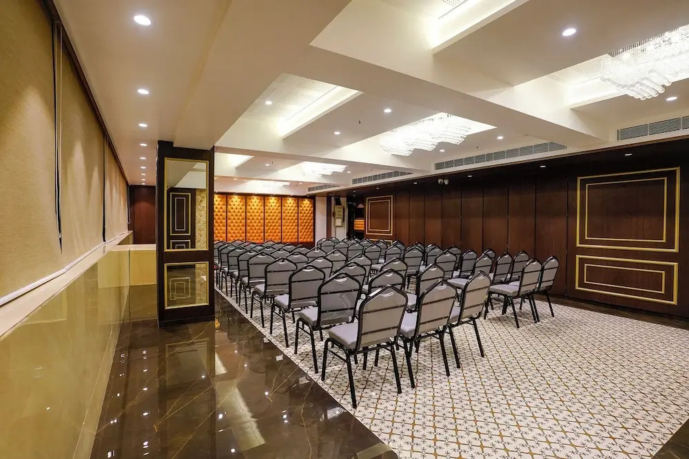 FabHotel Shubham Comforts