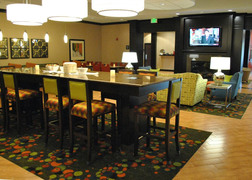 Hampton Inn Evansville Airport