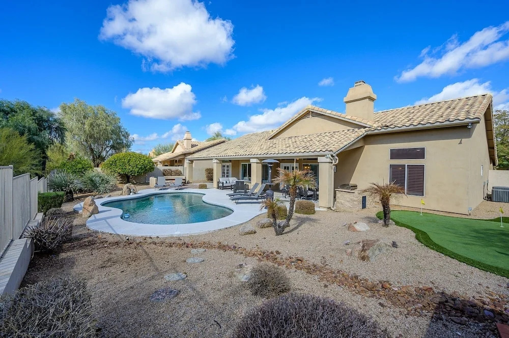 Casa Pinnacle 3 Bedroom Home by RedAwning