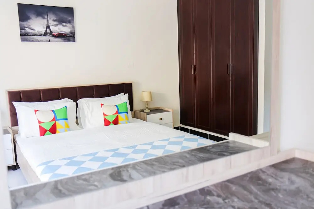 Studio Apartment in Knightbridge Court