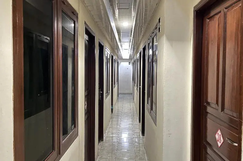 Taisir Residence Near Palmerah Mitra RedDoorz