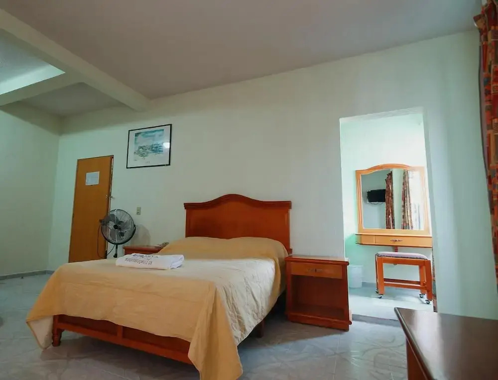 HOTEL EL CONQUISTADOR MONARCA