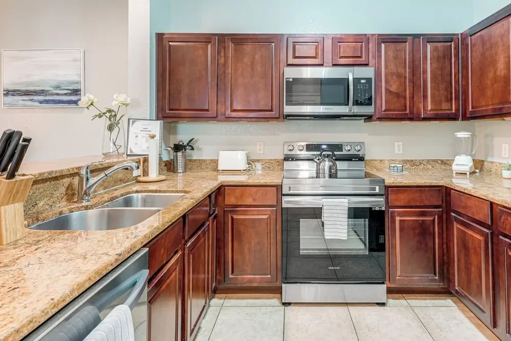 8 Mi to Disney Parks: Family Davenport Condo