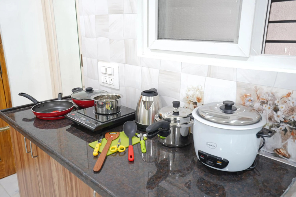 MAHASRI Studio Apartments- Brand New Fully Furnished Air Conditioned Studio Apartments