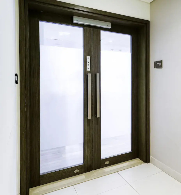 Sleek 1BR in Burj Royale with Canal View