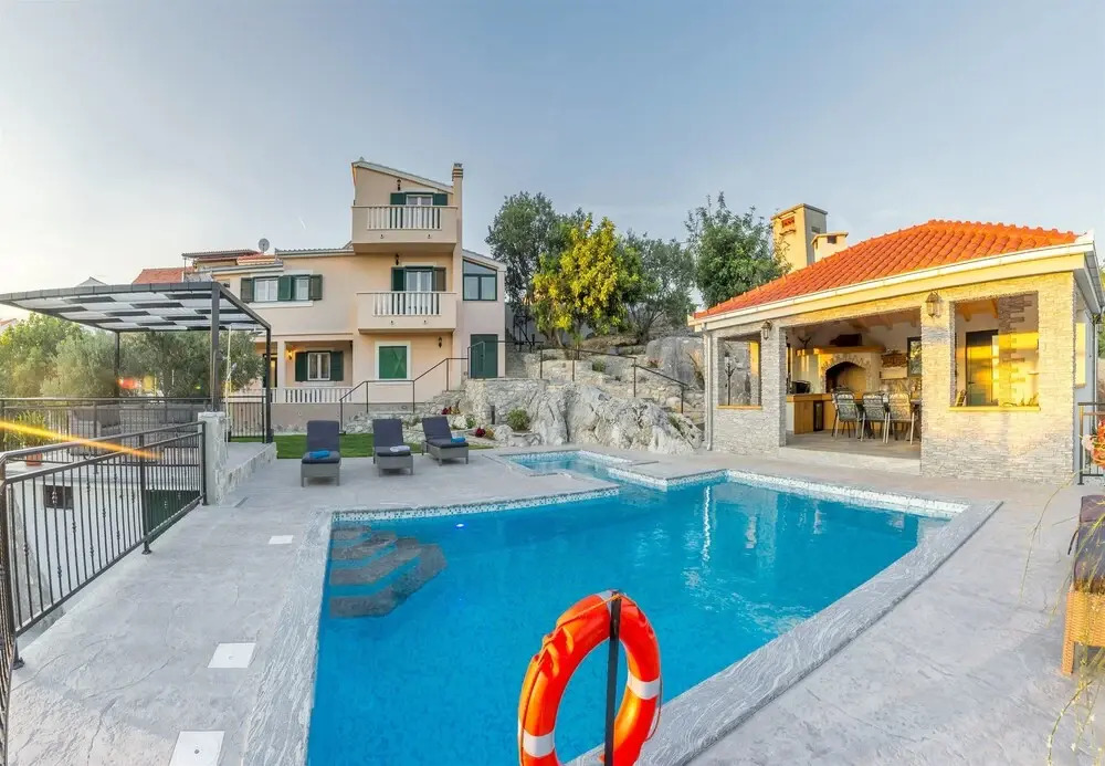 Villa Boulder