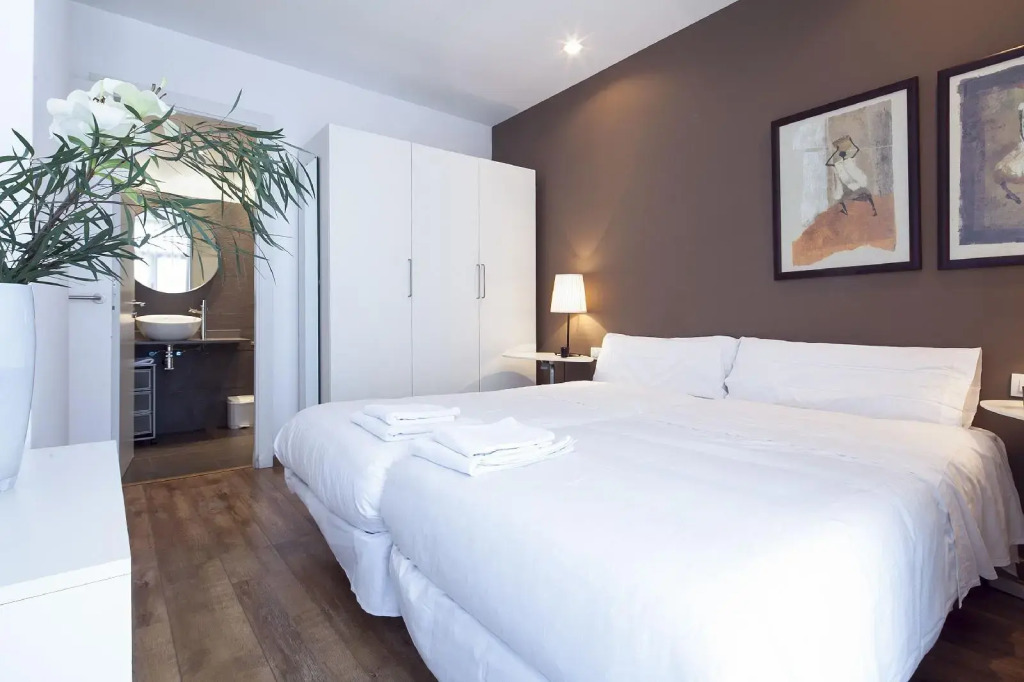 Inside Barcelona Apartments Sants