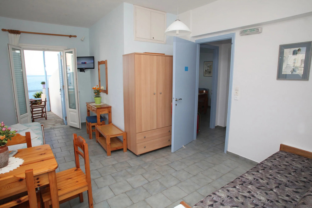 Agnadi Syros Beachfront Studios & Rooms