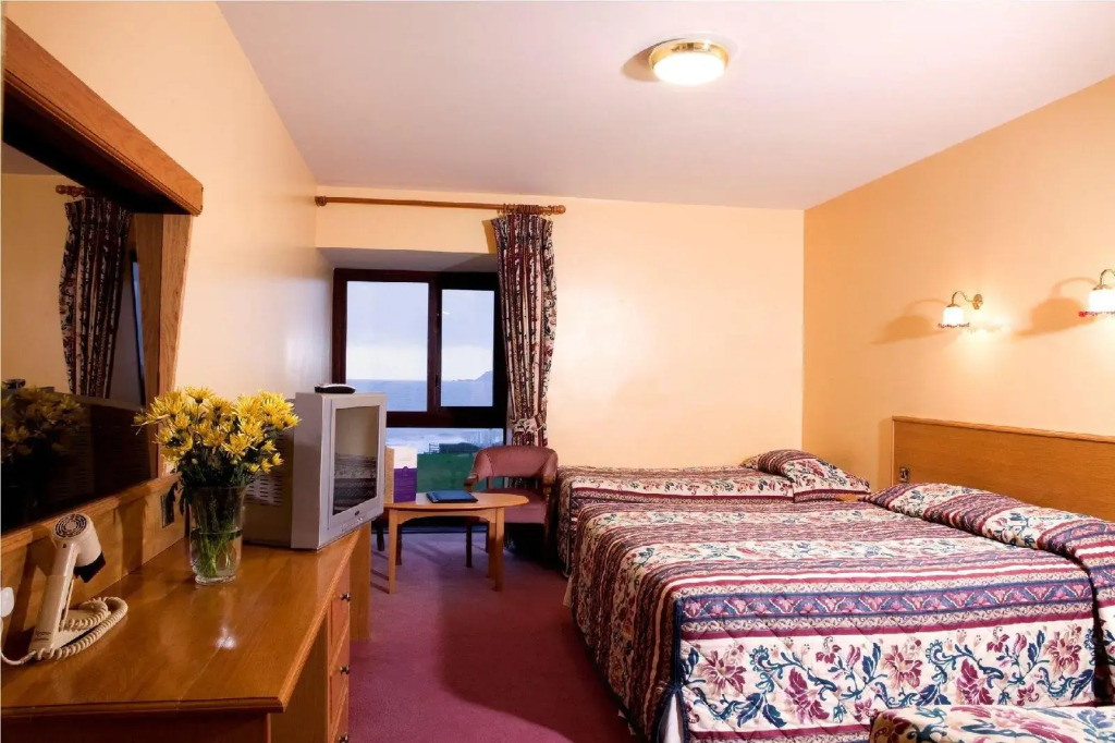 Clonea Strand Hotel