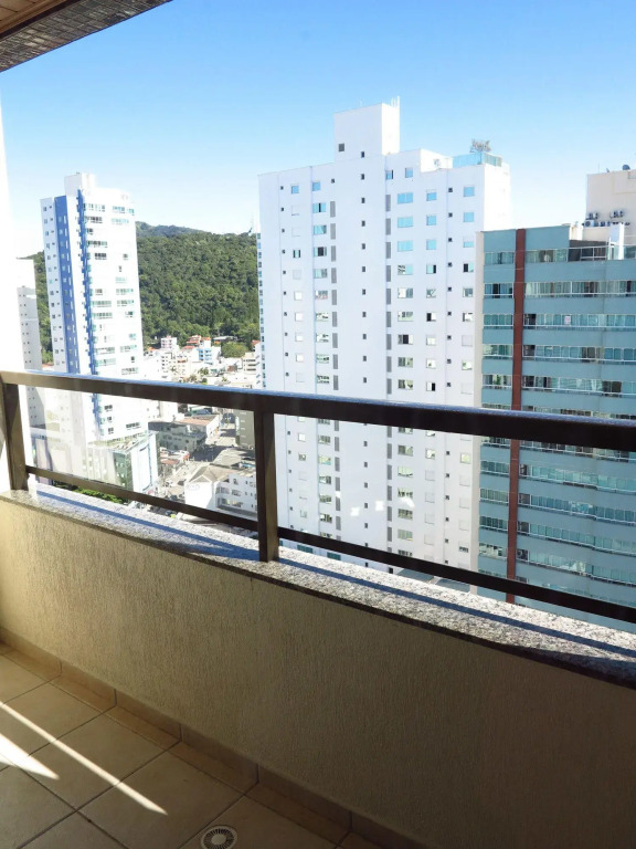 Stay - Apartamentos, Studios e Quartos - Piscina, Jacuzzi e Sauna - 400m da Praia Central