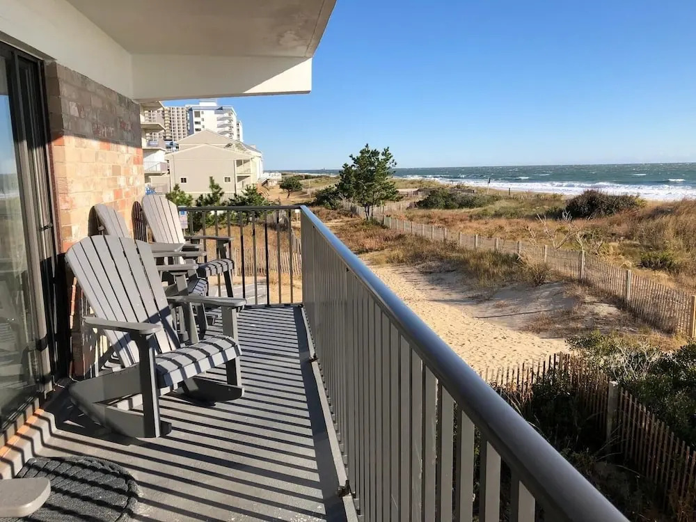 Bimini 107 2 Bedroom Condo by RedAwning