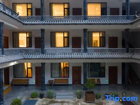 Tinas Youth Hostel
