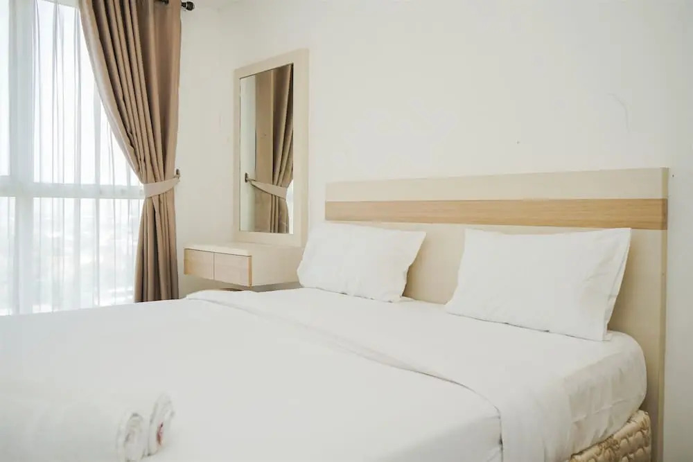 Minimalist Spacious Studio Room At Apartment Galeri Ciumbuleuit 1