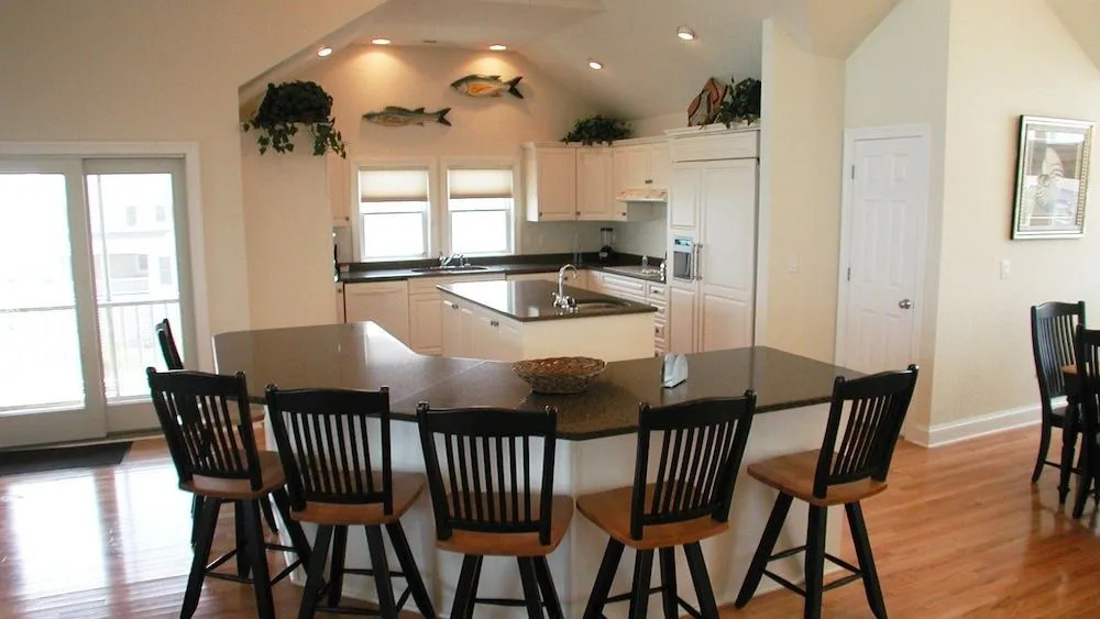 Flying Cloud II - 9 Br Home