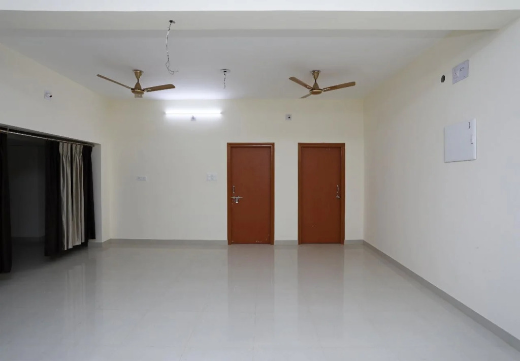 Oyo 15204 Sai Corporate Inn