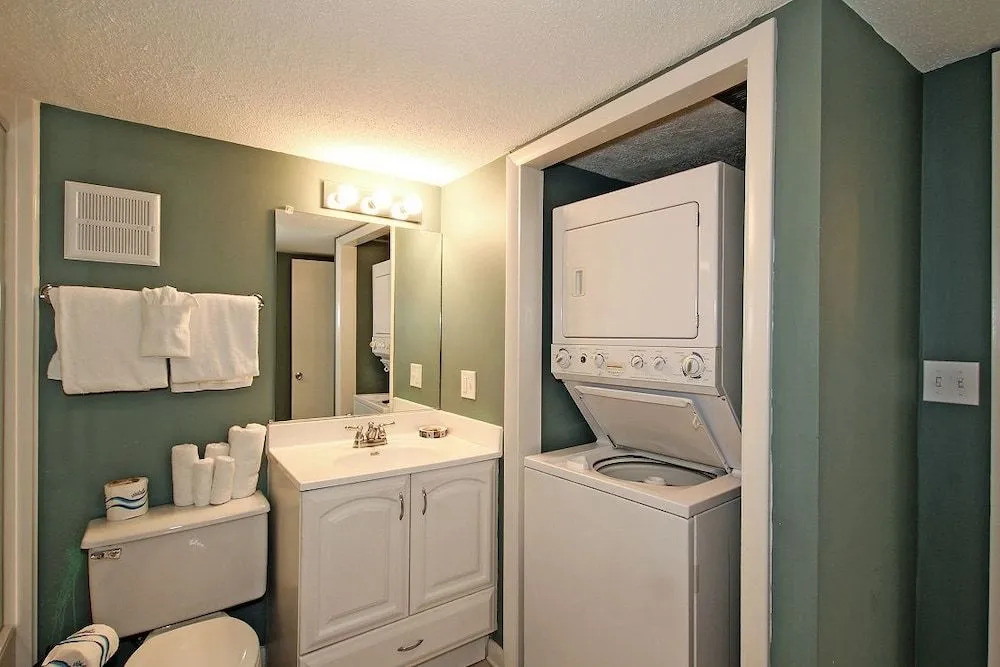 Shoreline 2051 Condo by RedAwning