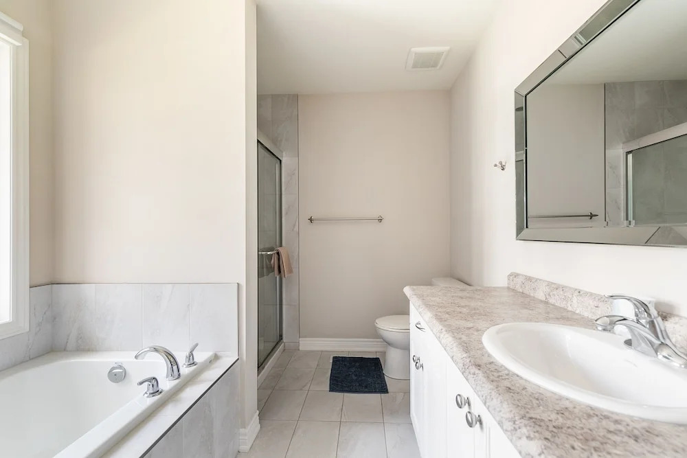 GLOBALSTAY. Waterfront 5BR Townhouse. Private HOT TUB, Gym, Sauna
