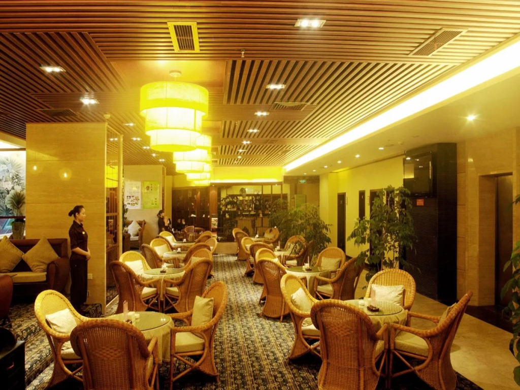 Western Royal Palace Hotel