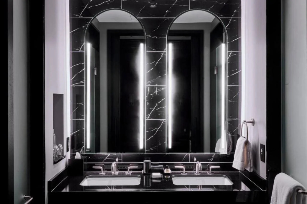 Daxton Hotel Birmingham, Curio Collection by Hilton