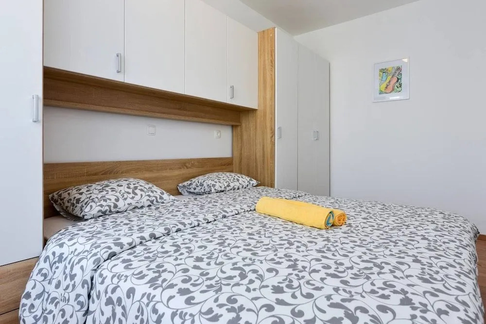Sea view apartment Zara Luminosa